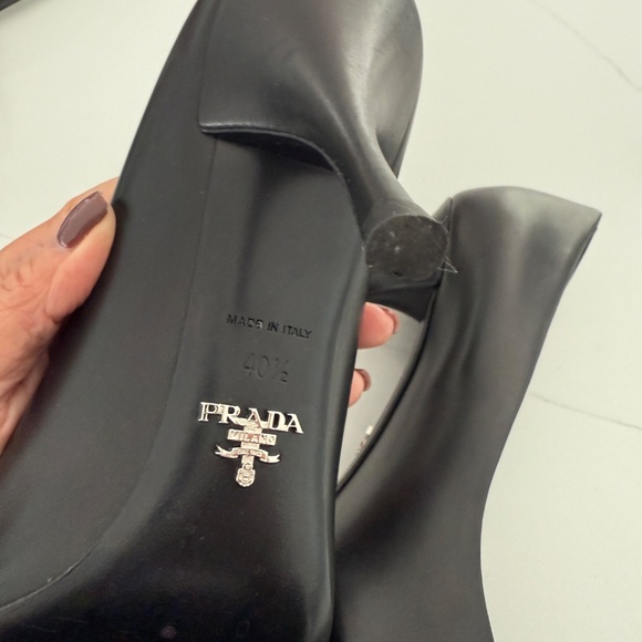 Prada Leather Pumps Contemporary Pointed To Elegant Shoes Heels Size 40.5 - Picture 8 of 11